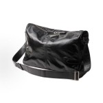 PRADA enamel metal triangular logo zipper opening and closing single-shoulder crossbody bag, regular men\'s black style